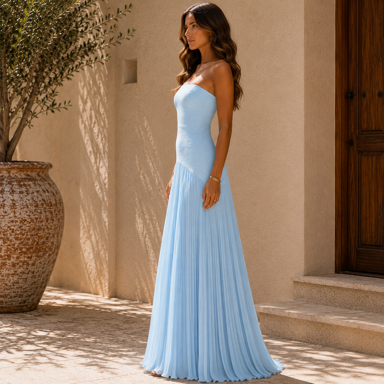 Abito con design a spalle scoperte