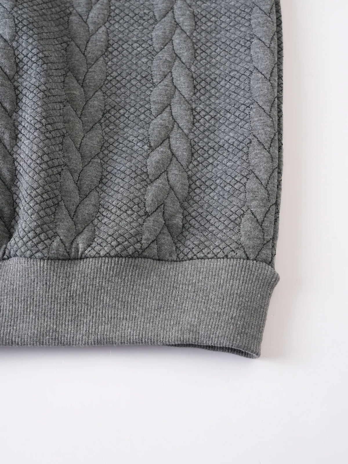 Pull Jacquard à Col Montant et Demi-Zip